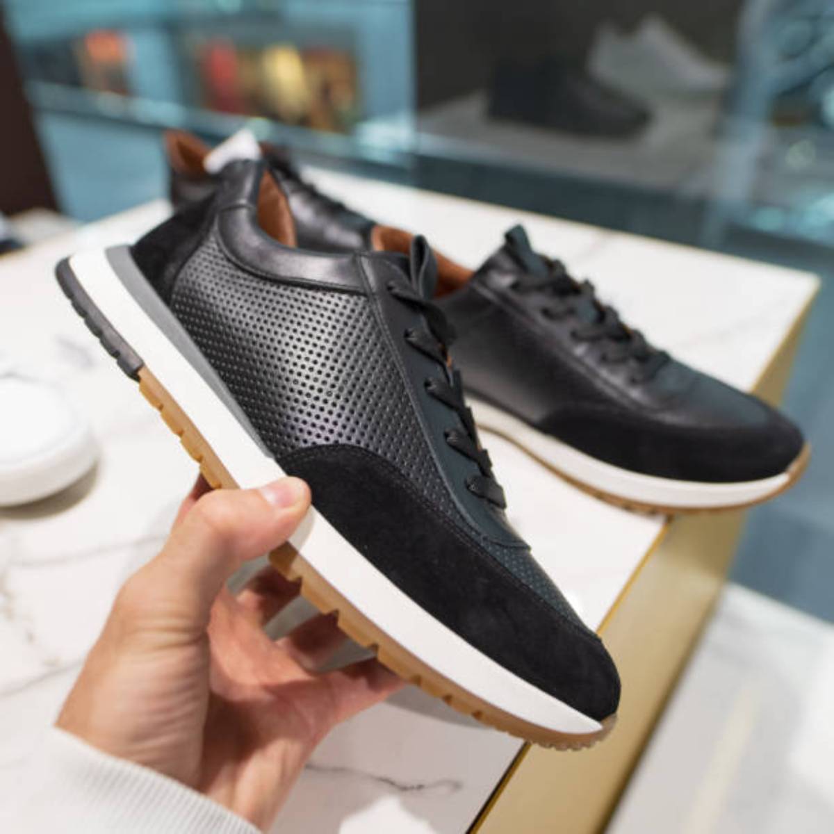 sneakerstyle140.jpg